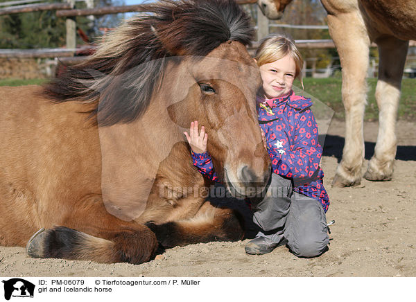 Mdchen und Islnder / girl and Icelandic horse / PM-06079