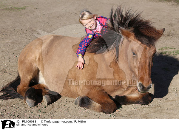 Mdchen und Islnder / girl and Icelandic horse / PM-06083