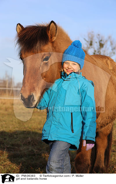 Mdchen und Islnder / girl and Icelandic horse / PM-06383