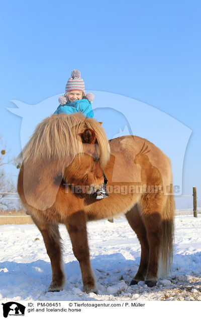 Mdchen und Islnder / girl and Icelandic horse / PM-06451