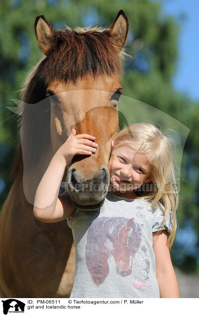 Mdchen und Islnder / girl and Icelandic horse / PM-06511