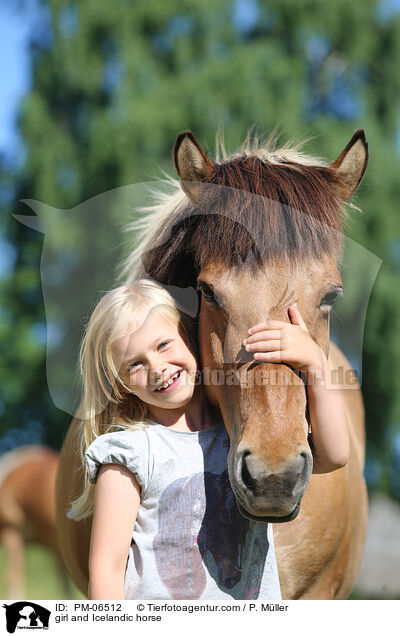 Mdchen und Islnder / girl and Icelandic horse / PM-06512