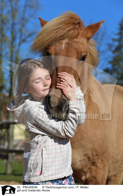 Mdchen und Islnder / girl and Icelandic Horse / PM-06836
