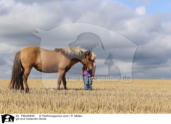 Mdchen und Islnder / girl and Icelandic Horse / PM-06856