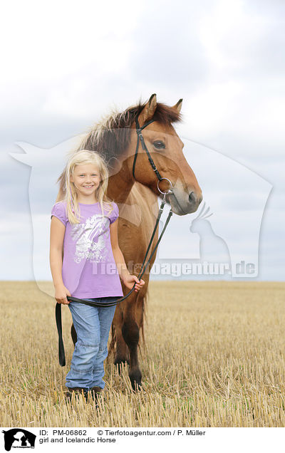 Mdchen und Islnder / girl and Icelandic Horse / PM-06862