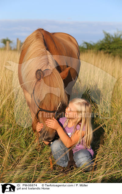 Mdchen und Islnder / girl and Icelandic Horse / PM-06874