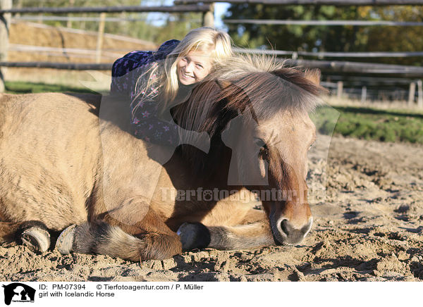 Mdchen mit Islnder / girl with Icelandic Horse / PM-07394