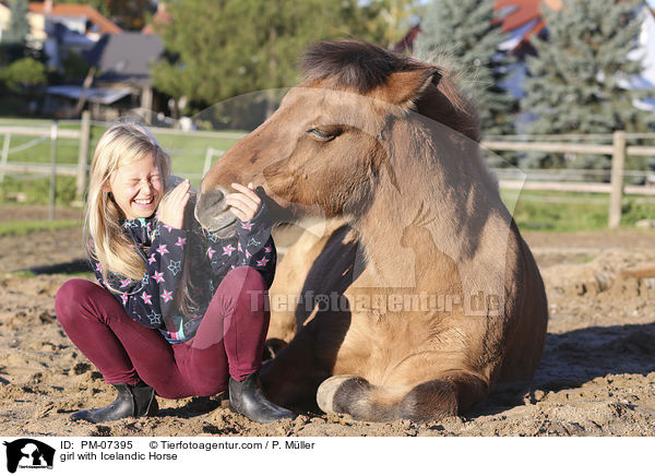 Mdchen mit Islnder / girl with Icelandic Horse / PM-07395