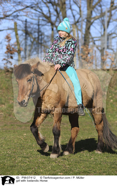 Mdchen mit Islnder / girl with Icelandic Horse / PM-07412