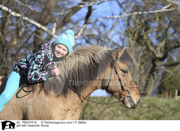Mdchen mit Islnder / girl with Icelandic Horse / PM-07418