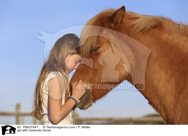 Mdchen mit Islnder / girl with Icelandic Horse / PM-07447