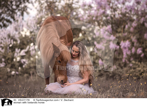 Frau mit Islnder / woman with Icelandic horse / VD-01178