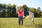 woman with Icelandic horse