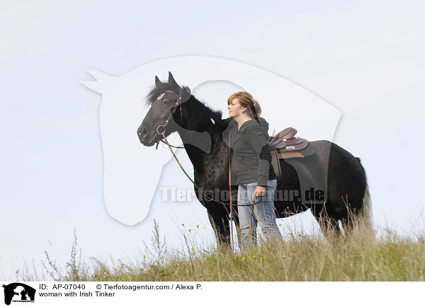 woman with Irish Tinker / AP-07040