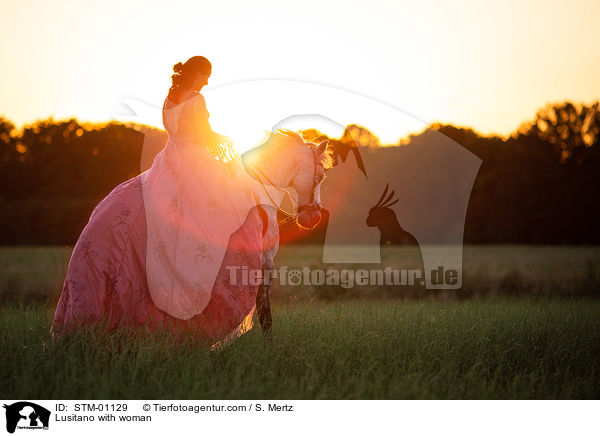 Lusitano mit Frau / Lusitano with woman / STM-01129