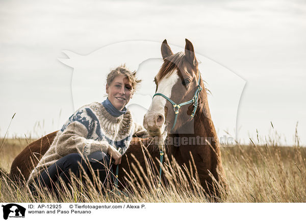 Frau und Paso Peruano / woman and Paso Peruano / AP-12925