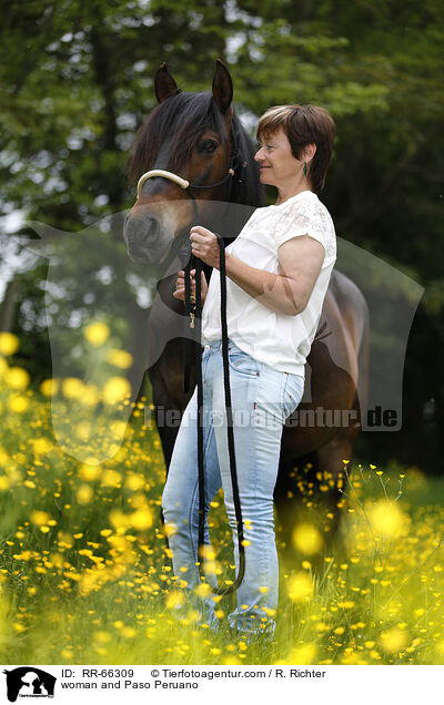 Frau und Paso Peruano / woman and Paso Peruano / RR-66309