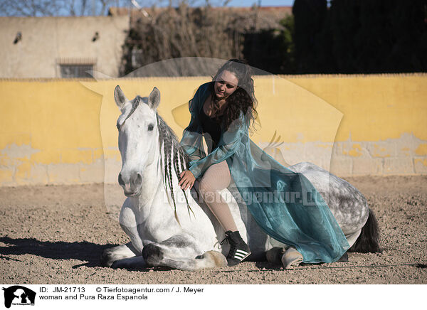 Frau und Pura Raza Espanola / woman and Pura Raza Espanola / JM-21713