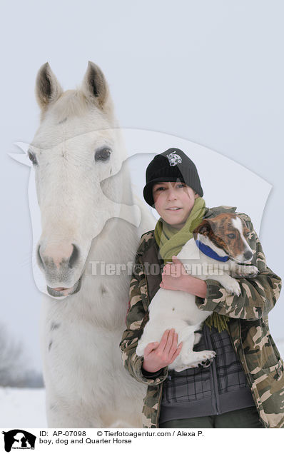 boy, dog and Quarter Horse / AP-07098