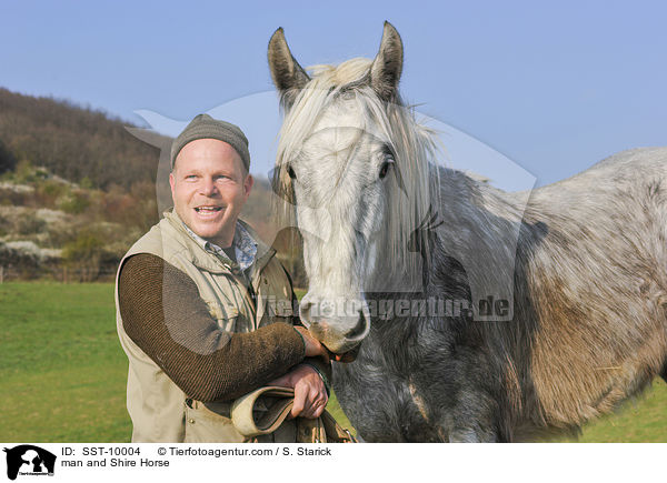 Mann und Shire Horse / man and Shire Horse / SST-10004