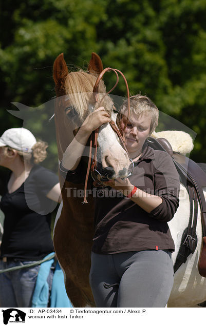 woman with Irish Tinker / AP-03434