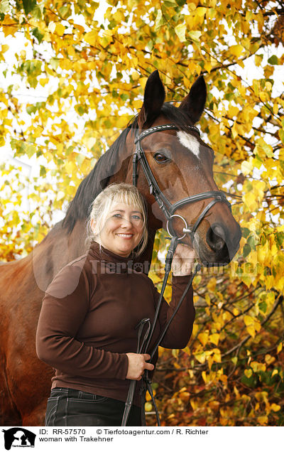 woman with Trakehner / RR-57570