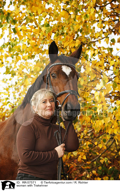 woman with Trakehner / RR-57571