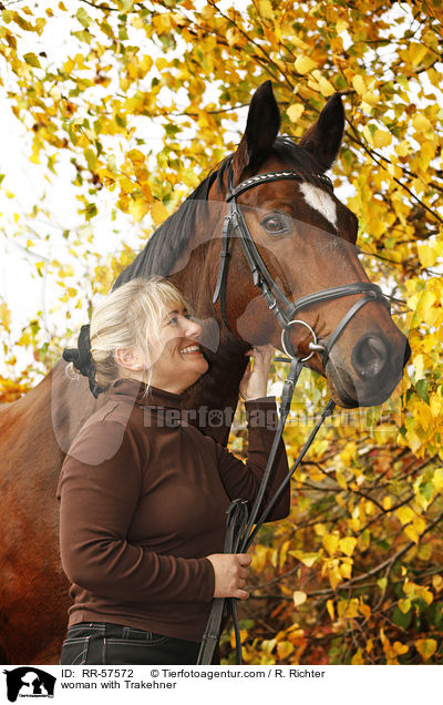 woman with Trakehner / RR-57572