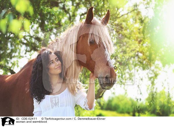 Frau und Warmblut / woman and warmblood / CDE-02411