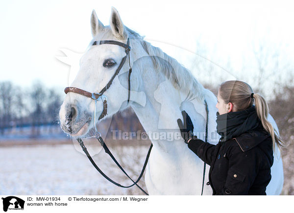 Frau mit Pferd / woman with horse / MW-01934