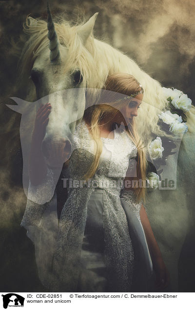 Frau und Einhorn / woman and unicorn / CDE-02851