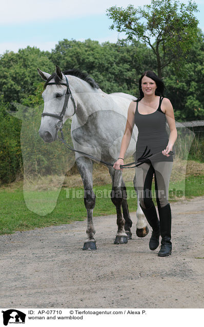 woman and warmblood / AP-07710