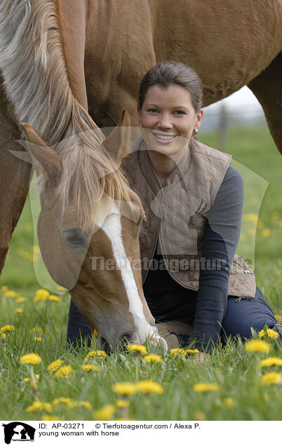 junge Frau mit Pferd / young woman with horse / AP-03271