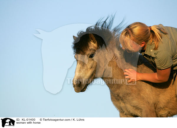 Frau mit Pferd / woman with horse / KL-01400