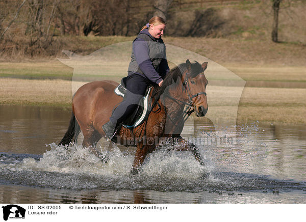 Deutsches Reitpony mit Reiterin / Leisure rider / SS-02005