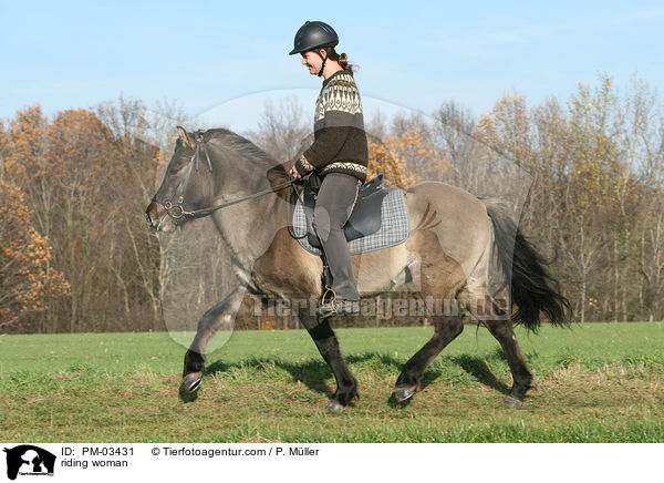 Freizeitreiten / riding woman / PM-03431