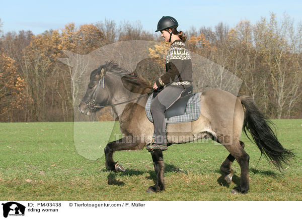 Freizeitreiten / riding woman / PM-03438