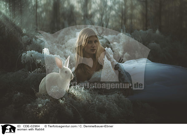 woman with Rabbit / CDE-02964